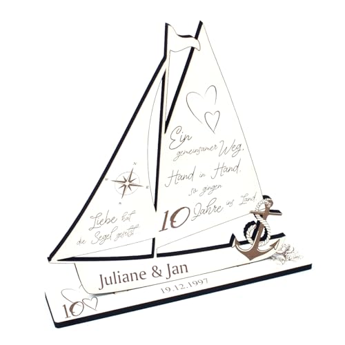 DEKOLANDO Rosenhochzeit Deko Hochzeitstag 10 Jahre Jubiläum mit Wunschnamen Datum Holz Aufsteller Schiff - EIN gemeinsamer Weg, Hand in Hand - 18 x 20 cm von DEKOLANDO