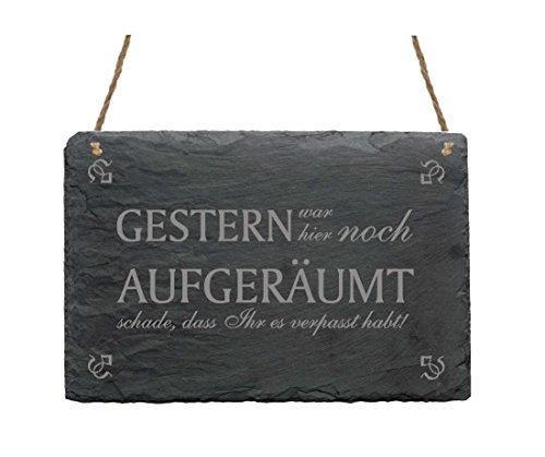 Schiefertafel « GESTERN WAR HIER NOCH AUFGERÄUMT... » Schild mit lustigem Spruch - Wanddeko Dekoschild Dekoration Türschild - Rumpelkammer Keller von DEKOLANDO