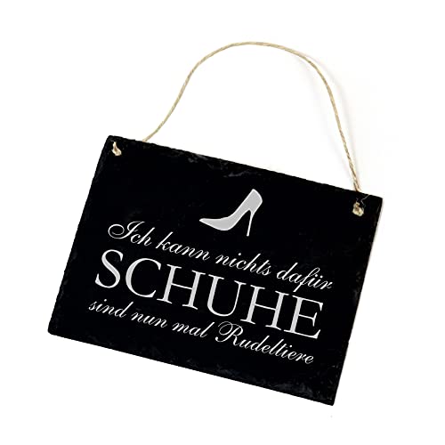 Schuhe Schild Schiefertafel Spruch graviert - Ich kann nichts dafür, Schuhe sind Rudeltiere - Dekoschild Türschild 22x16cm | Dekolando von DEKOLANDO