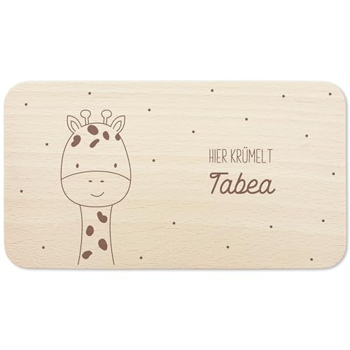 Frühstücksbrettchen Holz personalisiert Hier krümelt Holzbrett für Junge Mädchen Geschenk Baby Taufgeschenk Holzbrettchen Frühstücksbrett mit Gravur (Giraffe) von DEL MÀ Unique & Personal