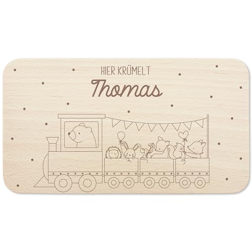 Frühstücksbrettchen Holz personalisiert Hier krümelt Holzbrett für Kinder Geschenk Baby Taufgeschenk Holzbrettchen Brettchen Frühstücksbrett mit Gravur von DEL MÀ Unique & Personal
