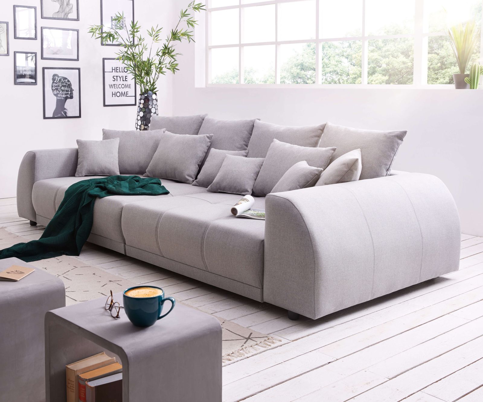 Big-Sofa Violetta 310x135 cm Grau abgesteppt mit Kissen von DELIFE