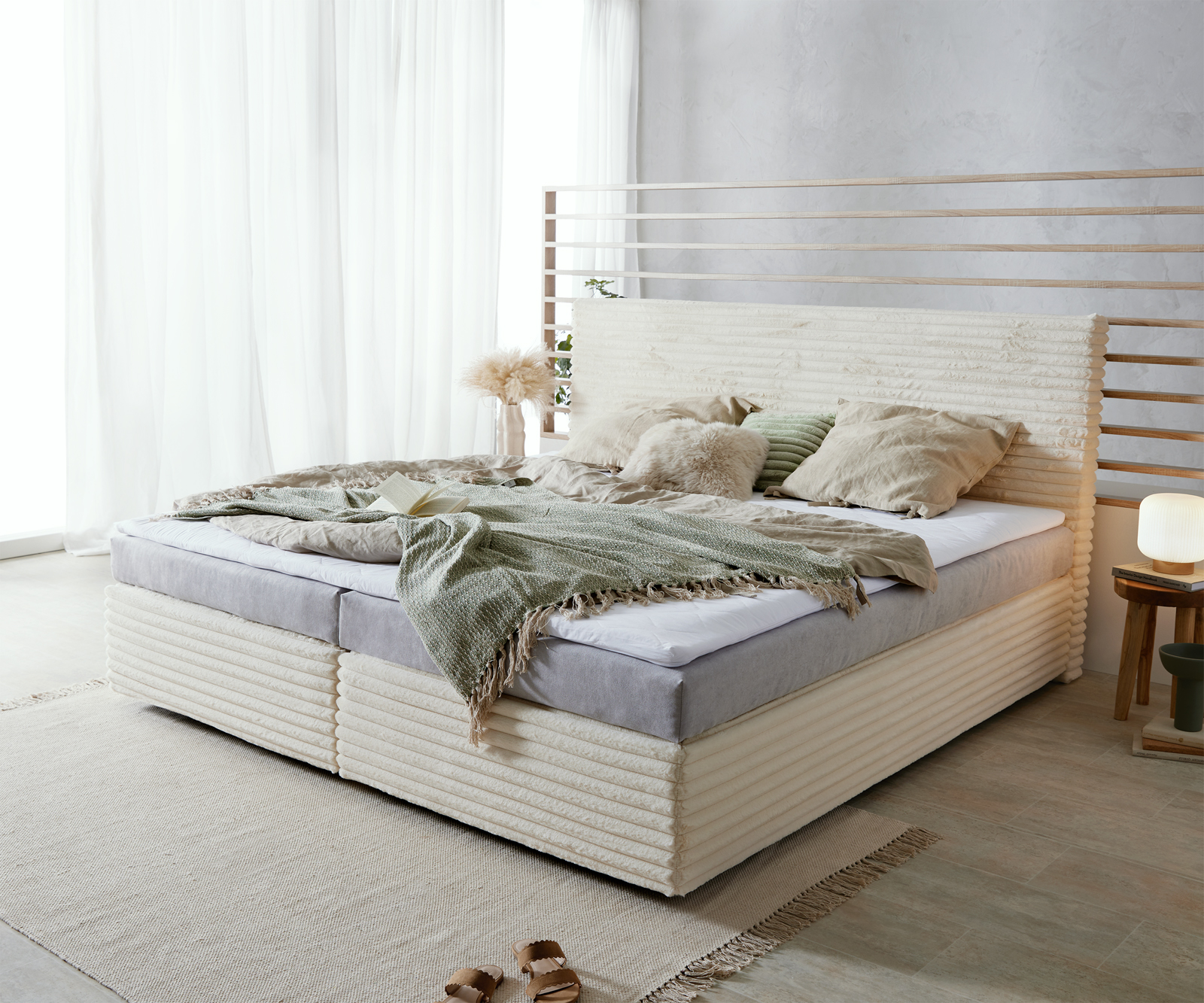 Boxspringbett Dream-Well Plüsch-Cord Beige 200x200 cm Bonell-Matratze PU-Topper von DELIFE