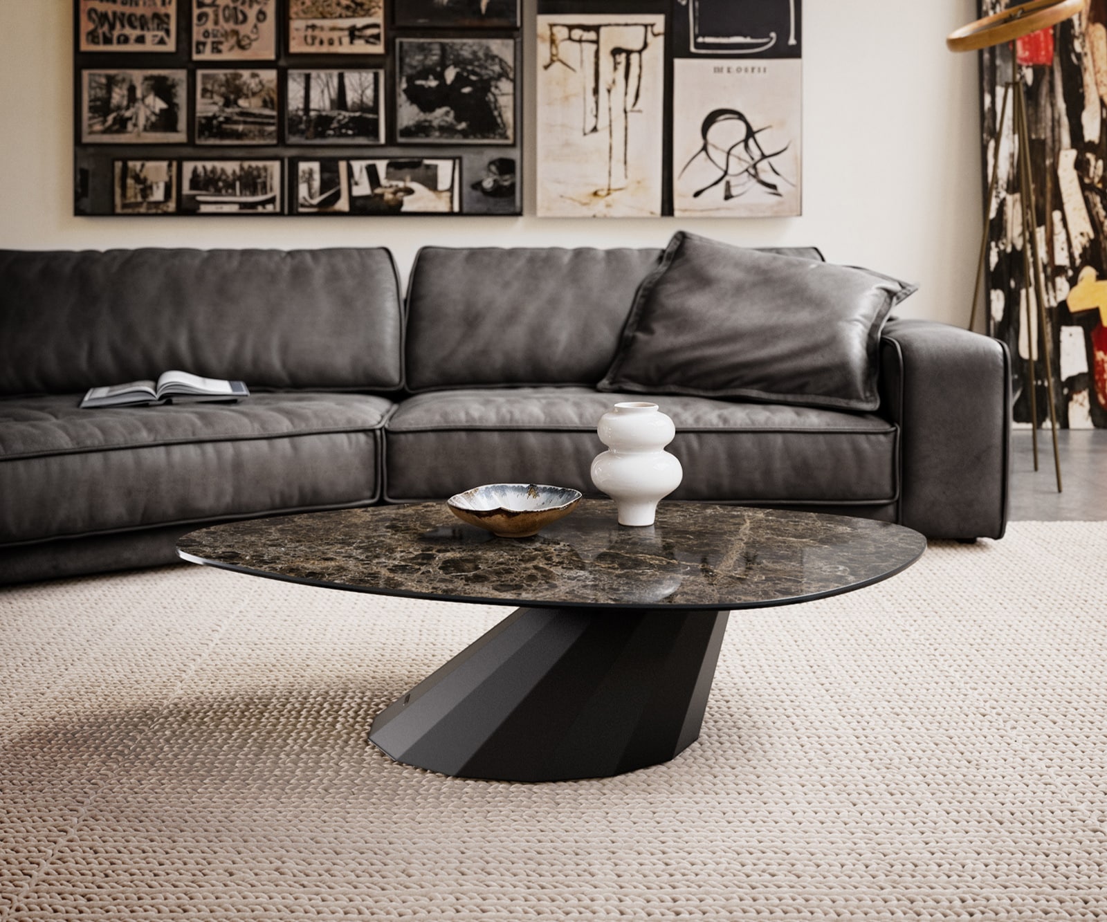 Couchtisch Edge Organisch 140x76 cm Keramik Laminam® Emperador Extra Lucidato Dunkelbraun Parabi Metall Schwarz von DELIFE