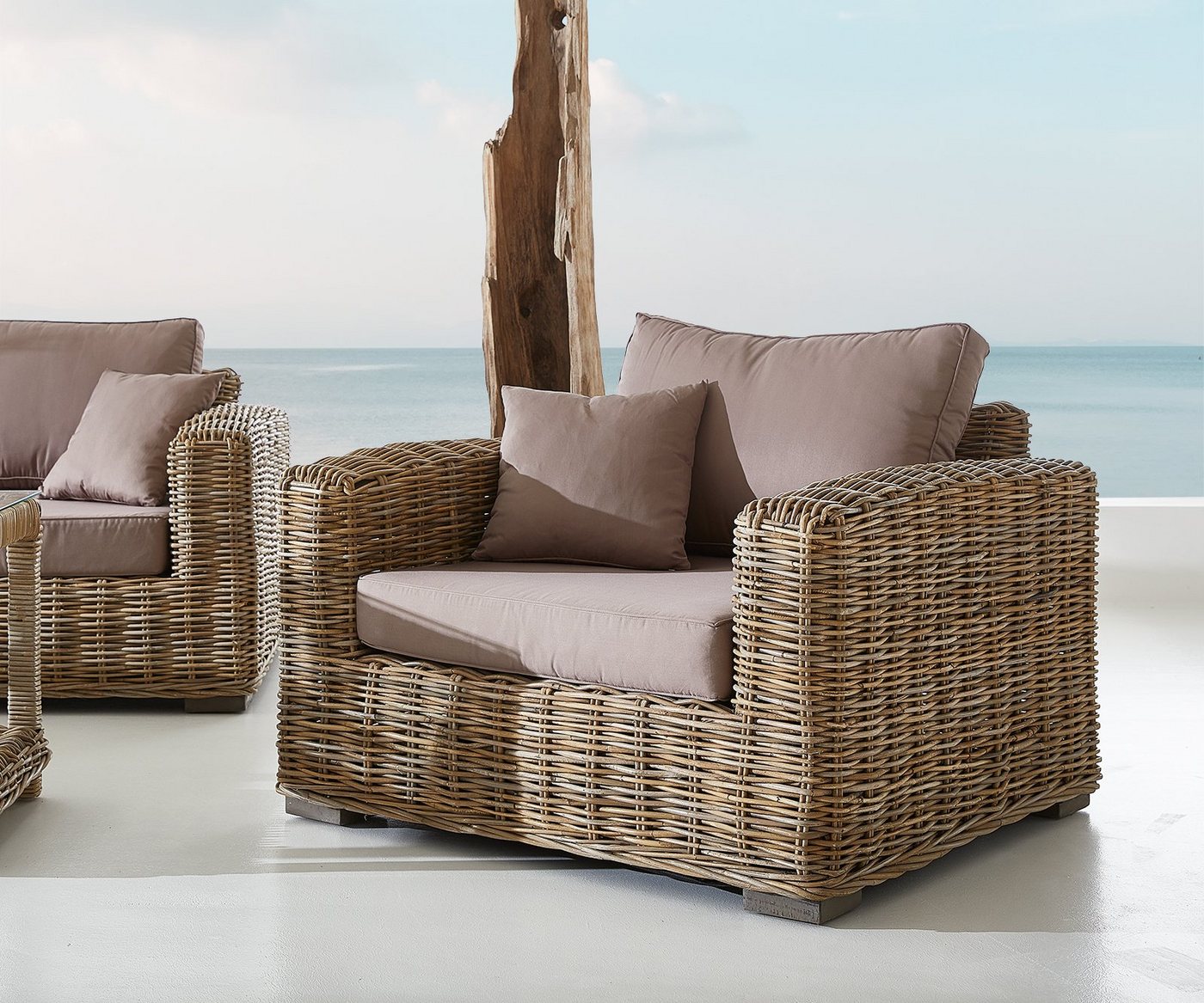 DELIFE Gartensessel Nizza, grau 103x95 cm aus Rattan mit Kissen braun Loungesessel von DELIFE