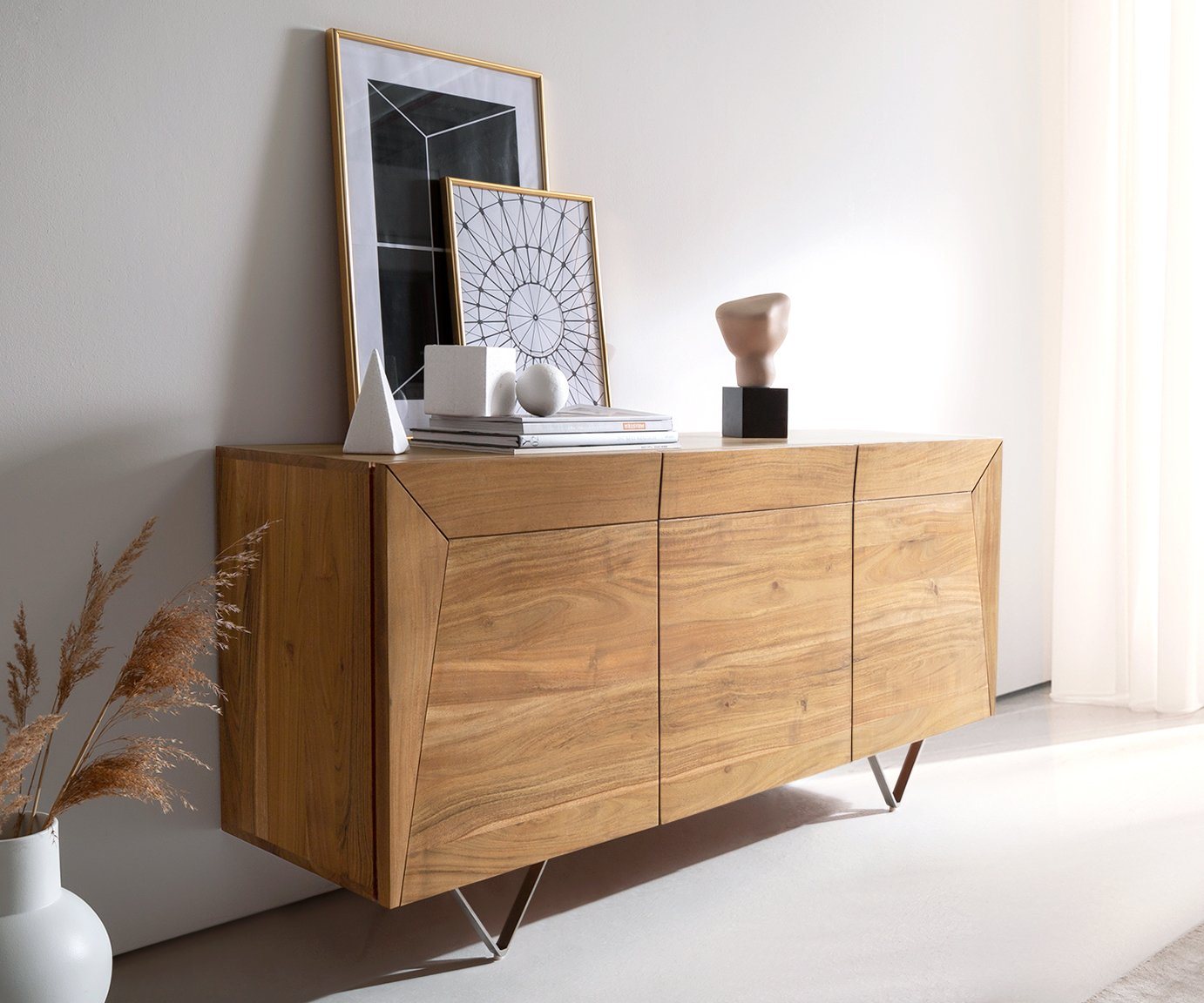 DELIFE Sideboard Kayu, Akazie Natur 145x40x70 cm 3 Türen V-Fuß Sideboard von DELIFE