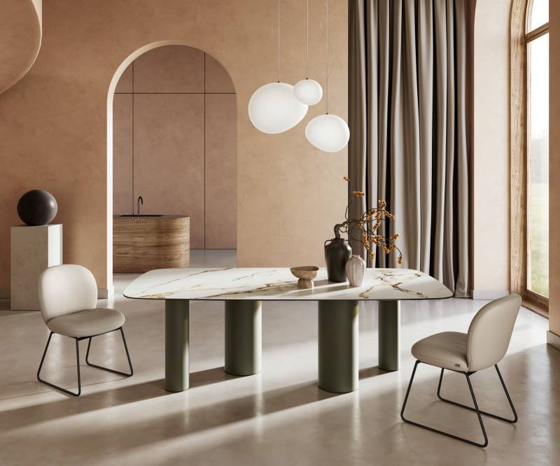 Esstisch Edge Boot 240x120cm Keramik Calacatta Luxe Weiß-Gold-Grau Pilier Metall Effektfinish Titan von DELIFE