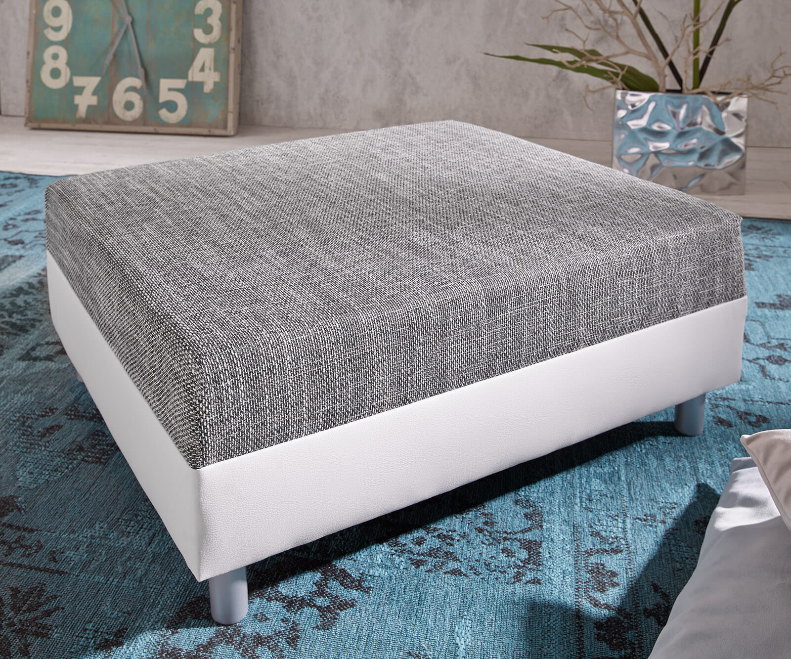 Hocker Clovis B98 x T83 Weiss/Hellgrau Modul Strukturstoff Hocker Clovis B98 x T83 Weiss/Hellgrau Modul Strukturstoff von DELIFE