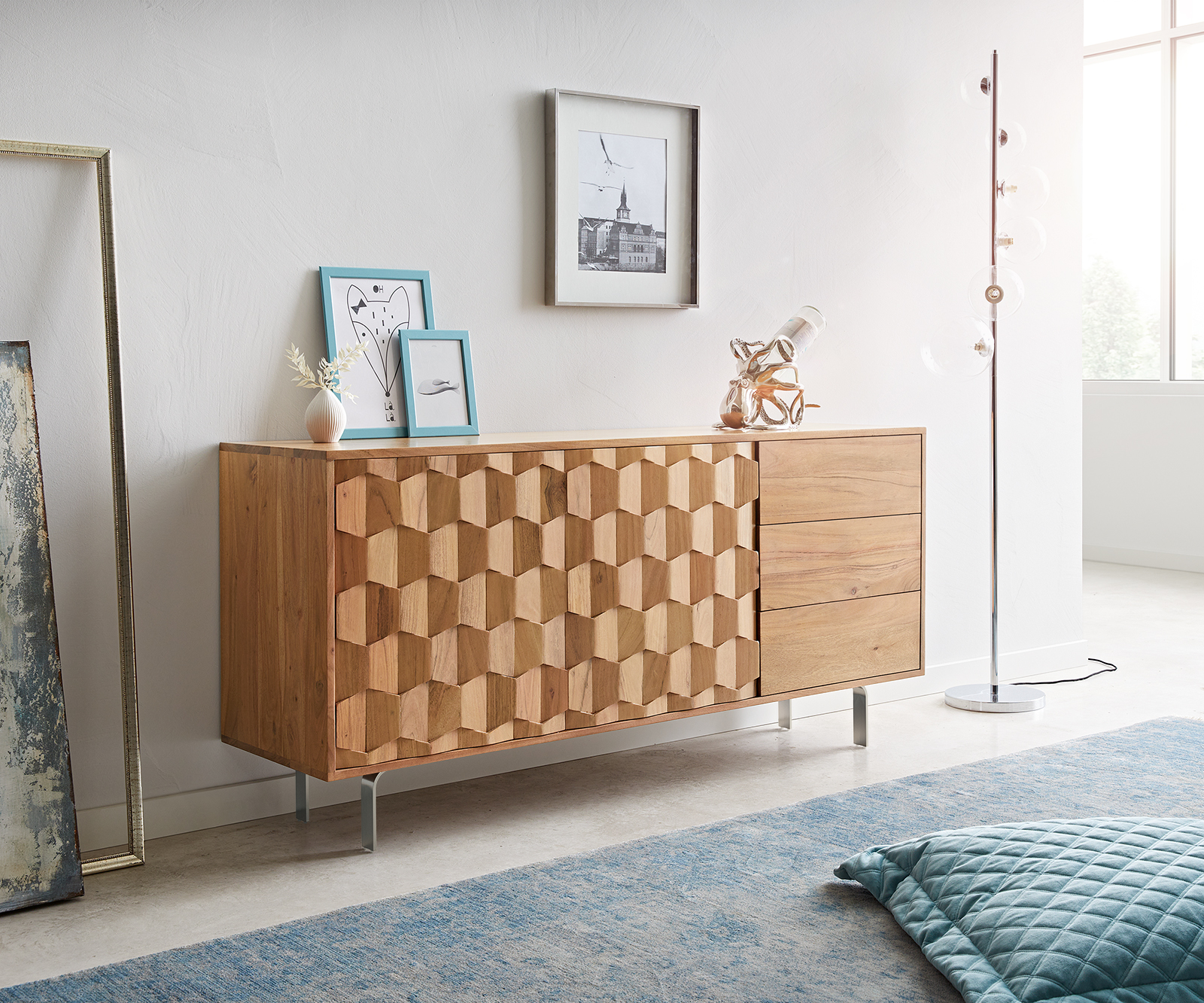 Sideboard Fevo 145 cm Akazie Natur 2 Türen 3 Schubfächer L-Fuß von DELIFE