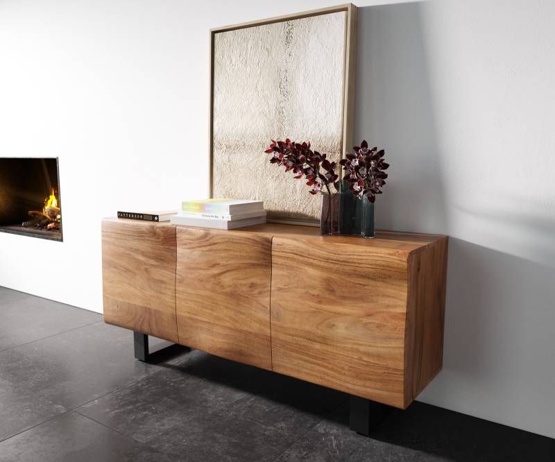 Sideboard New Live-Edge 145 cm Akazie Natur 3 Türen Kufe Metall Schwarz von DELIFE