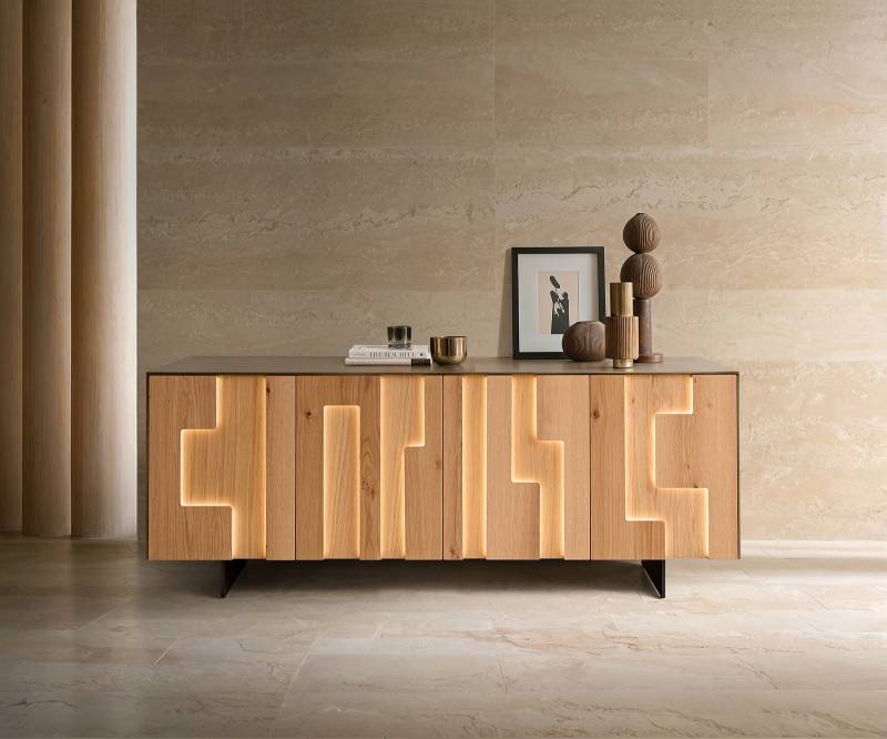 Sideboard Taka 200 cm Metallic Gold 4 Türen schwebend Metall Schwarz von DELIFE