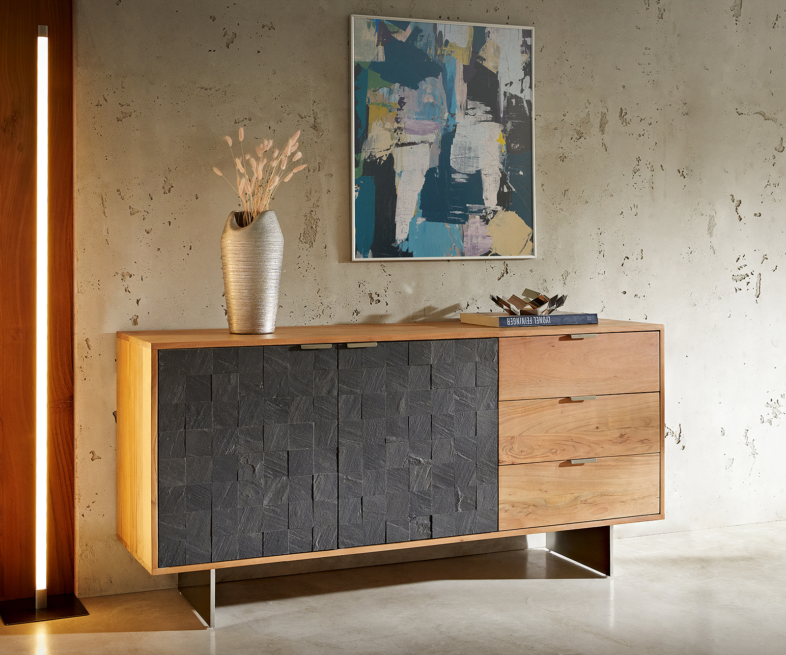 Sideboard Teele 147 cm Akazie Natur Schiefer 2 Türen 3 Schubfächer Fuß schwebend Edelstahl von DELIFE