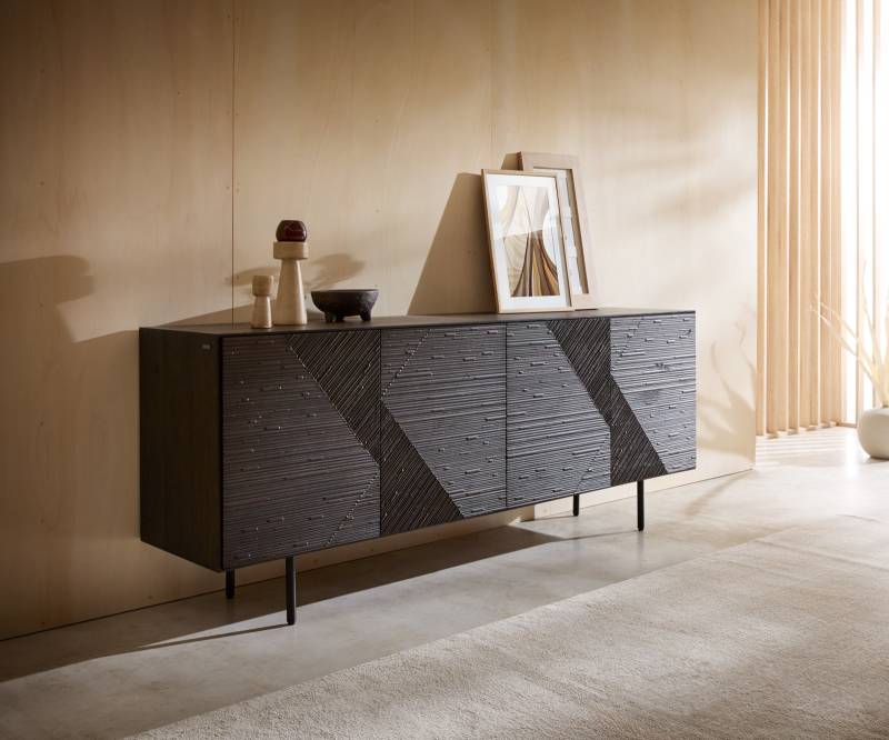 Sideboard Tereos 200 cm Esche Dunkelbraun 3D Effekt 4 Türen Rundfuß Metall Schwarz Sideboard Tereos 200 cm Esche Dunkelbraun 3D Effekt 4 Türen Rundfuß Metall Schwarz von DELIFE
