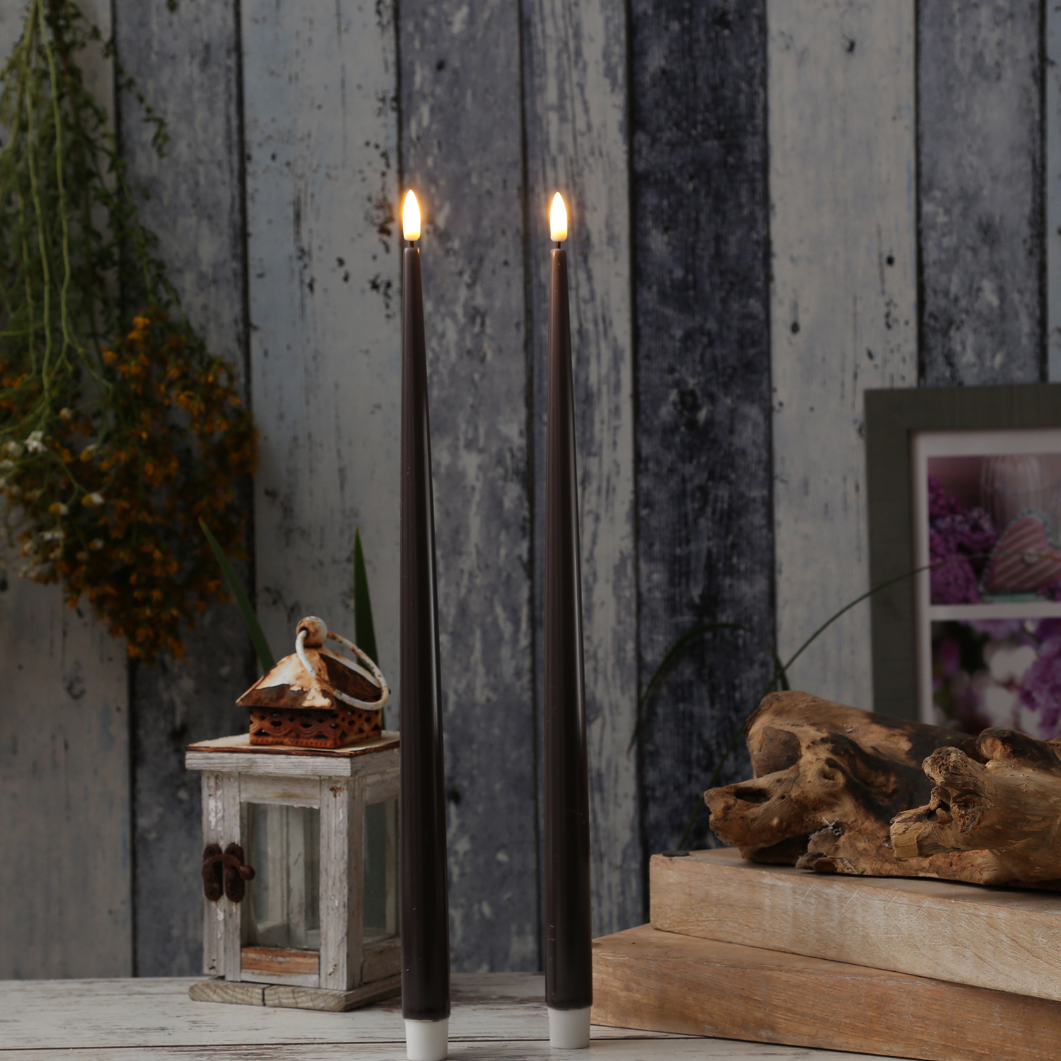 LED Stabkerzen ELLA - Echtwachs - realistische 3D Flamme - H: 38cm - mokka - 2 Stück LED Stabkerzen ELLA - Echtwachs - realistische 3D Flamme - H: 38cm - mokka - 2 Stück von DELUXE Homeart