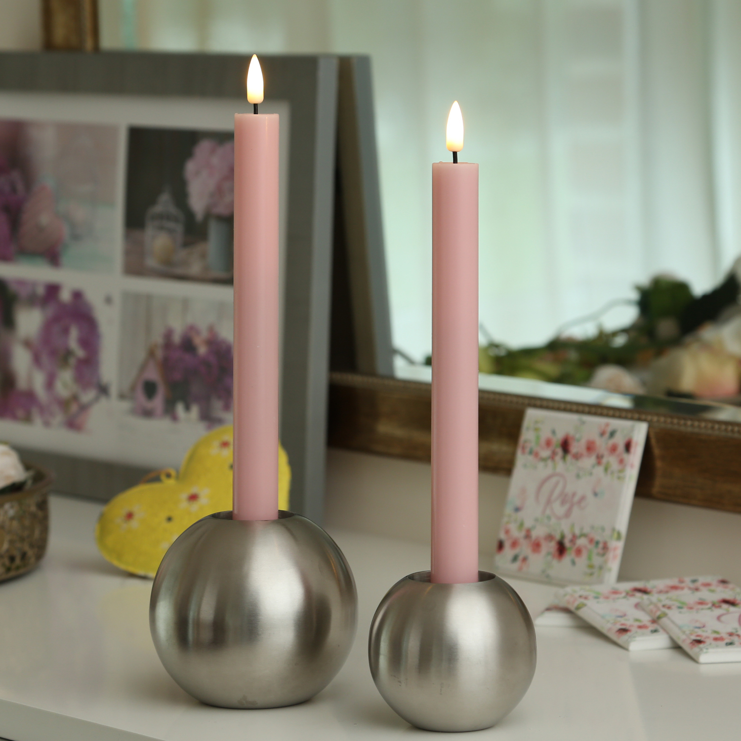 LED Stabkerzen MIA - Echtwachs - realistische 3D Flamme - H:24cm - Batteriebetrieb - rosa - 2 Stk LED Stabkerzen MIA - Echtwachs - realistische 3D Flamme - H:24cm - Batteriebetrieb - rosa - 2 Stk von DELUXE Homeart