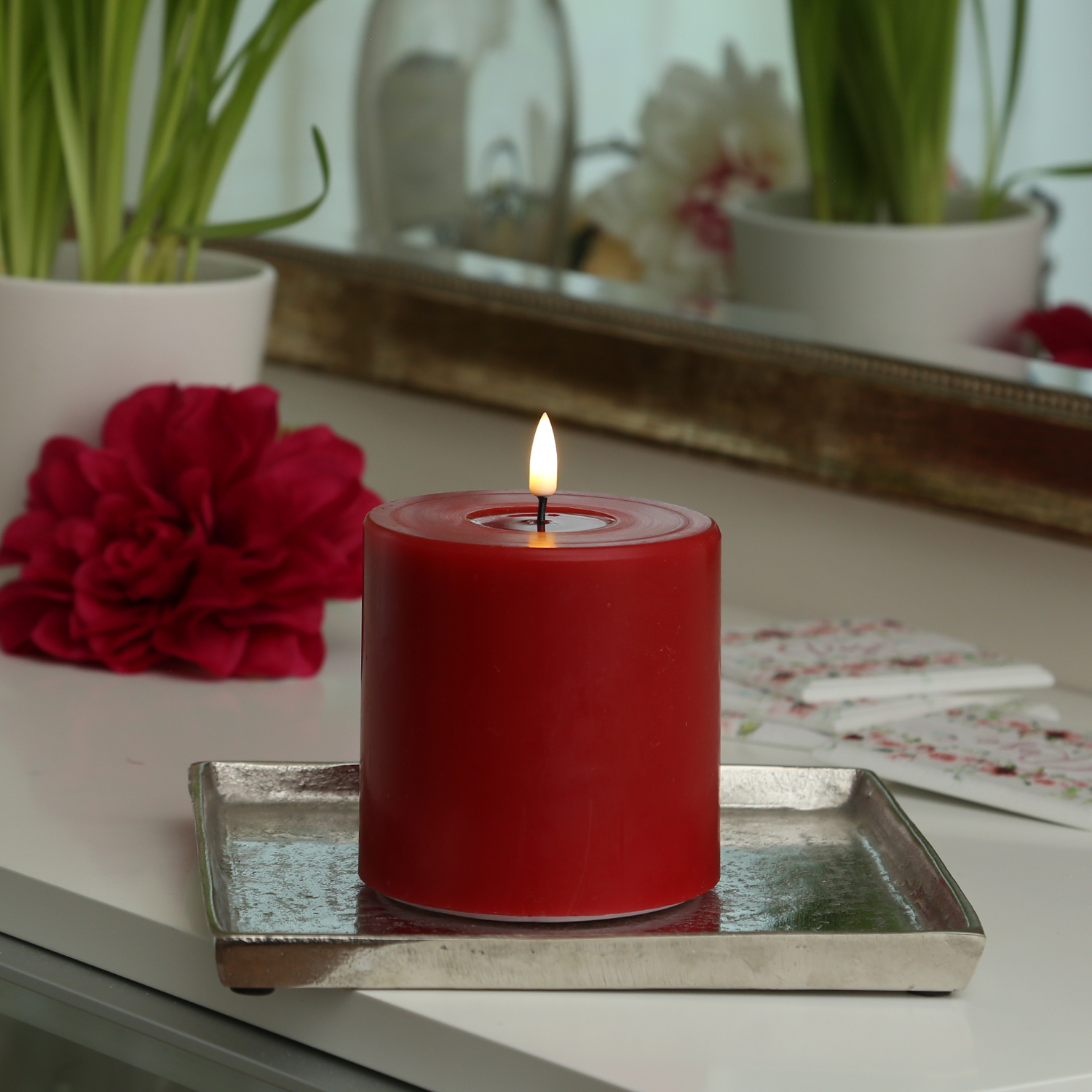 LED Stumpenkerze MIA - Echtwachs - realistische 3D Flamme - H: 10cm - D: 10cm - rot LED Stumpenkerze MIA - Echtwachs - realistische 3D Flamme - H: 10cm - D: 10cm - rot von DELUXE Homeart