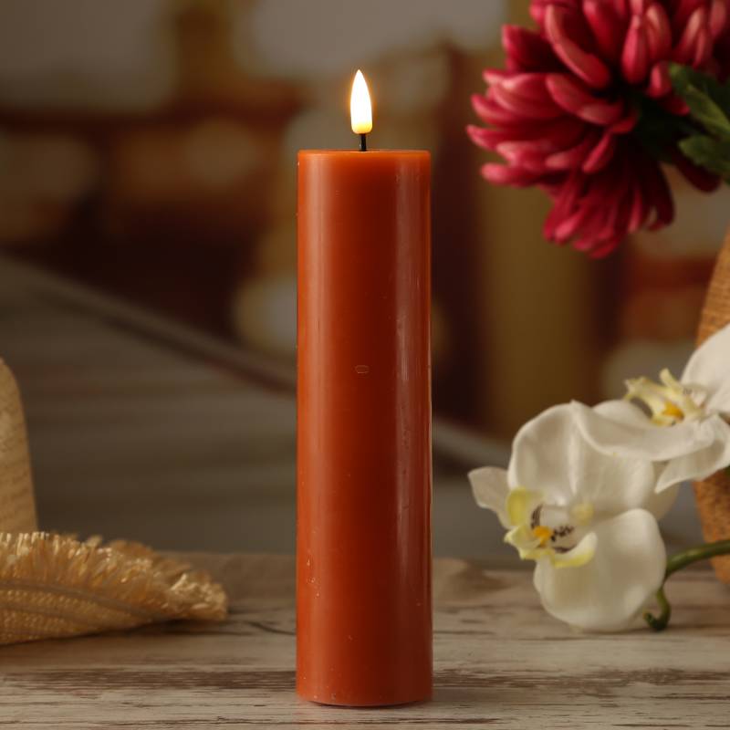 LED Stumpenkerze MIA - Echtwachs - realistische 3D Flamme - H: 20cm - D: 5cm - orange von DELUXE Homeart