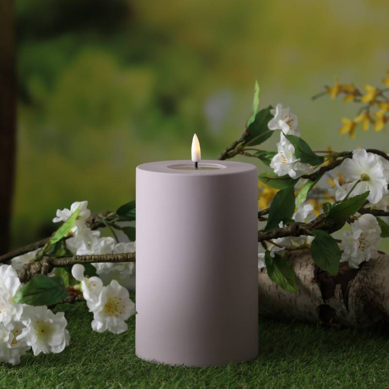 LED Stumpenkerze MIA - Kunststoff - 3D Flamme - H: 15cm - D: 10cm - für Außen - rosa von DELUXE Homeart