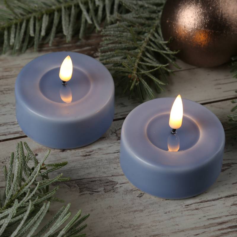 LED Maxi Teelichter MIA - Echtwachs - realistische 3D Flamme - D: 6,1cm - hellblau - 2 Stk. von DELUXE Homeart