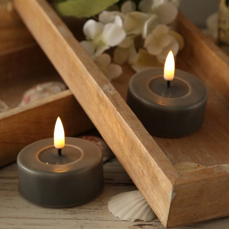 LED Maxi Teelichter MIA - Echtwachs - realistische 3D Flamme - D: 6,1cm - grau - 2 Stk. von DELUXE Homeart