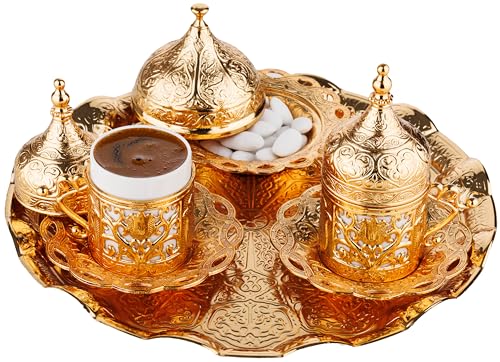 DEMMEX 2024 türkisch-griechisch-arabisches Kaffee-Servierset mit Tassen, Untertassen, Becherhaltern, Deckeln, Zuckerdose und Deckel und Tablett, 11-teilig, goldfarben, Größe M von DEMMEX