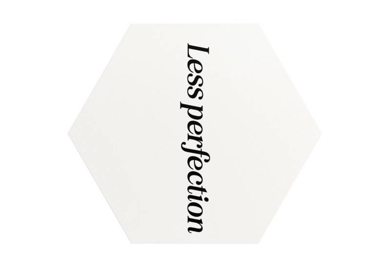 DEQORI Fototapete 'Perfektion war gestern', Sechseckig, matte Leinwandstruktur, bedruckt, (1 St), selbstklebend Wandtattoo Motiv Wandtapete Wand Sticker Bild Tapete von DEQORI