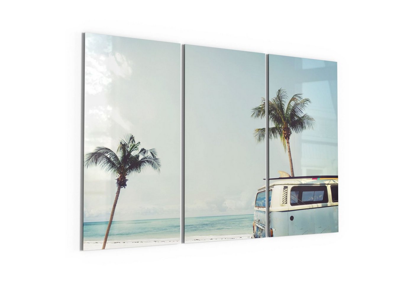 DEQORI Glasbild 'Surfer-Bulli am Strand', 'Surfer-Bulli am Strand', Glas Wandbild Bild schwebend modern von DEQORI