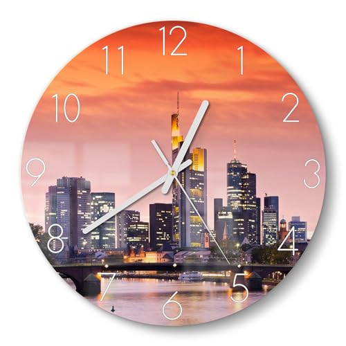 DEQORI Glasuhr | rund Ø 30 cm | Motiv Frankfurt im Abendglanz | ausgefallene leise Design Uhr aus Glas | Wanduhr für Wohnzimmer & Küche | Moderne Hingucker Uhr für die Wand von DEQORI