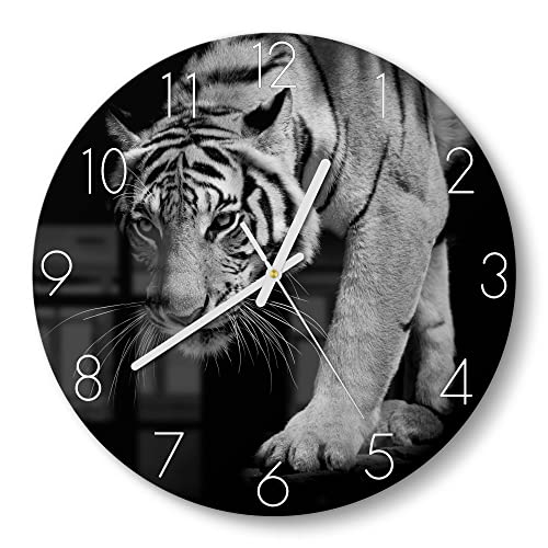 DEQORI Glasuhr | rund Ø 30 cm | Motiv Pirschender Tiger | ausgefallene leise Design Uhr aus Glas | Wanduhr für Wohnzimmer & Küche | Moderne Hingucker Uhr für die Wand von DEQORI