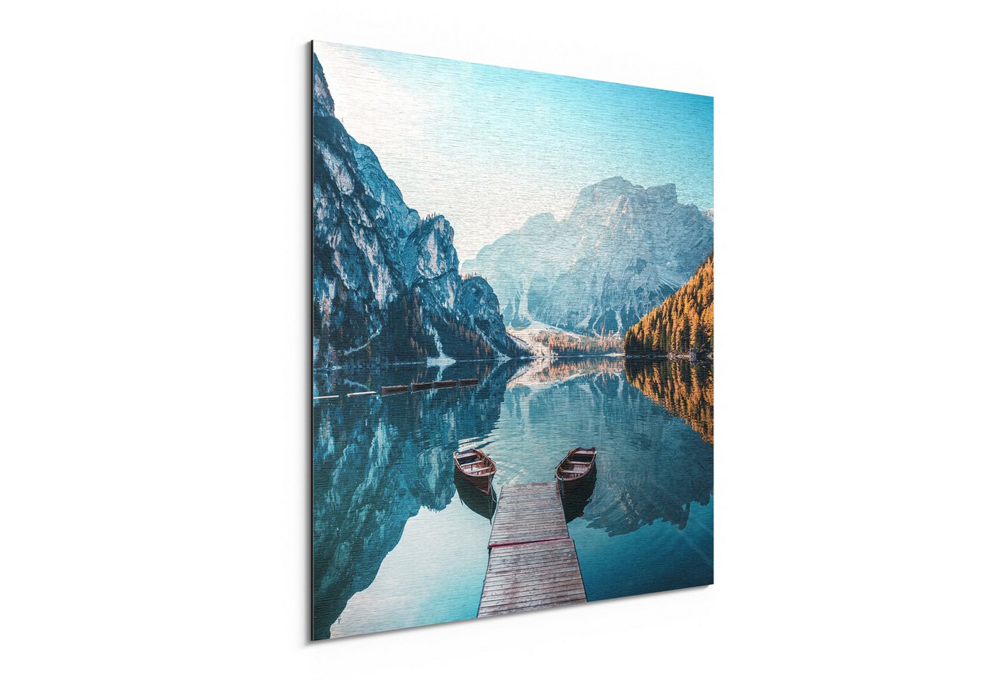 DEQORI Metallbild 'Blick auf Lago di Braies', Alu Dibond Bild Aluminium Aluverbundplatte Design Wandbild Aludibond DEQORI Metallbild 'Blick auf Lago di Braies', Alu Dibond Bild Aluminium Aluverbundplatte Design Wandbild Aludibond von DEQORI