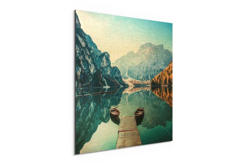 DEQORI Metallbild 'Blick auf Lago di Braies', Alu Dibond Bild Aluminium Aluverbundplatte Design Wandbild Aludibond DEQORI Metallbild 'Blick auf Lago di Braies', Alu Dibond Bild Aluminium Aluverbundplatte Design Wandbild Aludibond von DEQORI