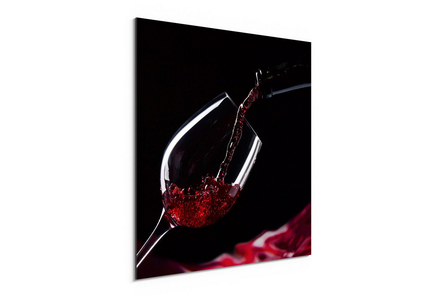 DEQORI Metallbild 'Rotwein ins Glas gegossen', Alu Dibond Bild Aluminium Aluverbundplatte Design Wandbild Aludibond von DEQORI