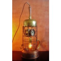 Nescio - Steampunk Inspektionslampe Mit Uhr "Das Licht Der Zeit' von DESIGN4EVERY1