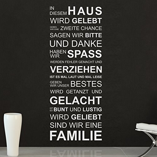 DESIGNSCAPE® Wandtattoo In diesem Haus wird gelebt, geben wir eine zweite Chance, sagen wir bitte und danke, haben wir Spass, werden Fehler gemacht und verziehen... | Farbe: schwarz | Größe: klein (39 x 100 cm) von DESIGNSCAPE