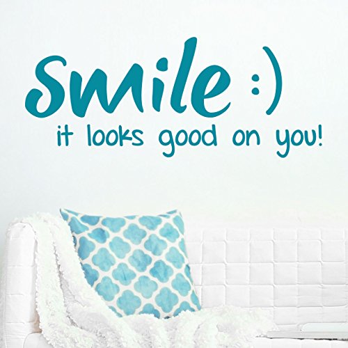 DESIGNSCAPE® Wandtattoo Smile it looks good on you | Wandtattoo Lächeln | Farbe: flieder | Größe: groß (120 x 49 cm) von DESIGNSCAPE