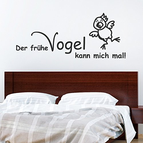 DESIGNSCAPE® Wandtattoo Spruch Der frühe Vogel kann mich mal! mit lustigem Vögelchen | Farbe: aubergine | Größe: mittel (120 x 48 cm) von DESIGNSCAPE