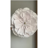 Handgemachte Grau Crepe Papier Blumen Kronleuchter Boho Deckenleuchte von DESINGBygul