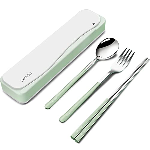 DEVICO Reisebesteck 18/8 Edelstahl - 4-Teiliges Camping Besteck Set mit Gabel, Löffel, Essstäbchen und Etui - Perfektes Tragbares Essbesteck Set für Erwachsene und Jugend (grün) von DEVICO