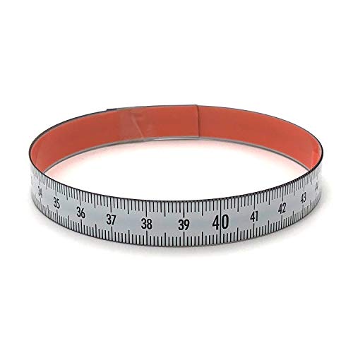Skalenbandmaß 100m mit Selbstklebefolie - Bezifferung von links nach rechts - Stahl weiß lackiert - Breite: 13mm, mit Duplexteilung - Gehrungsband Anschlagband Rollbandmaß Lineal von DEWEPRO