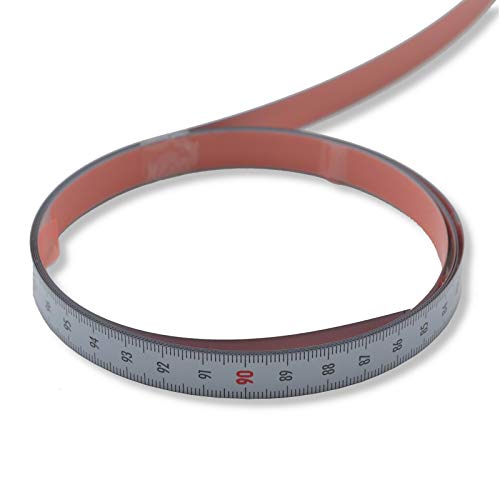 Skalenbandmaß 1m mit Selbstklebefolie - Bezifferung von unten nach oben - Stahl weiß lackiert - Breite: 13mm, mit Duplexteilung - Gehrungsband Anschlagband Rollbandmaß Lineal von DEWEPRO