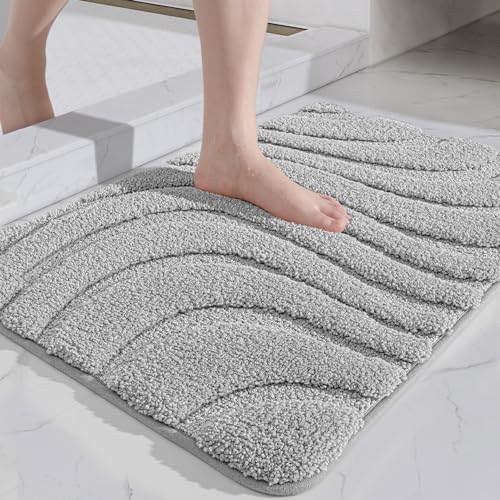 DEXI Badteppich rutschfest 60 x 110cm, weicher Mikrofasern Badematte, Wasserabsorbierende Badezimmerteppich, Maschinenwaschbar Badvorleger für Badewanne, Dusche und Badezimmer - Hellgrau von DEXI