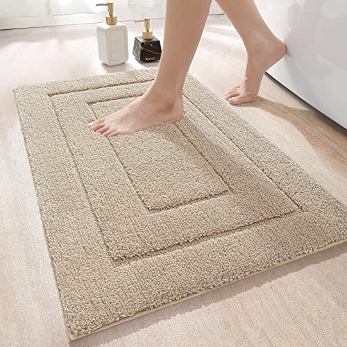 DEXI Badteppich rutschfeste,weicher Badezimmerteppich Wasserabsorbierend Badematte maschinenwaschbar Badvorleger für Dusche,Badewanne und Toilette - Beige,50 x 80 cm von DEXI