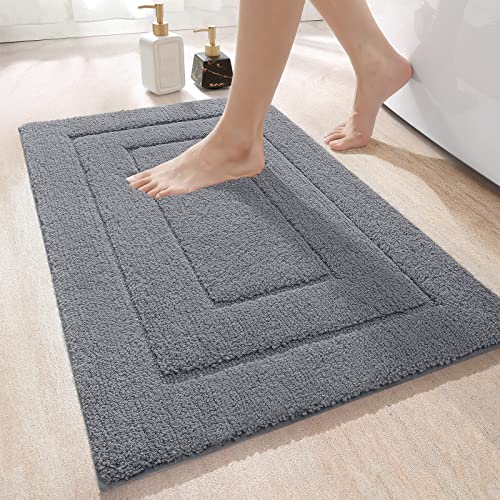 DEXI Badteppich rutschfeste,weicher Badezimmerteppich Wasserabsorbierend Badematte maschinenwaschbar Badvorleger für Dusche,Badewanne und Toilette, Grau, 60 x 110 cm von DEXI