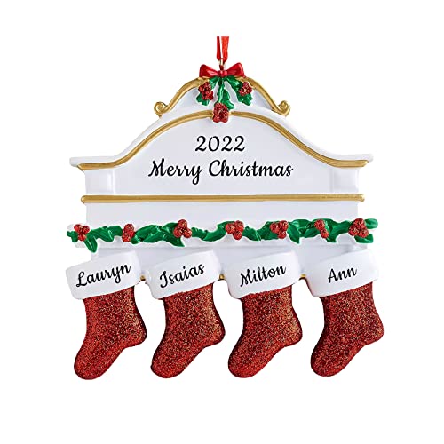 Personalisierte Weihnachtsornamente 2023 Familie von 2/3/4/5/6/7/8 Socken Benutzerdefinierte Namensgeschenke für Weihnachtsbaum, Weihnachtsbaumanhänger Kreatives Familie von 4 von DEZUNTU