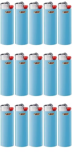 BIC J26 Maxi Feuerzeug, Gemischte Farben und BIC Ständer – Nachfüllbar, Leicht und Zuverlässig mit Aromacard von Dhobia (Hell Blau, 15) von DHOBIA