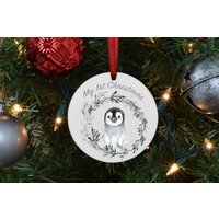 1. Weihnachtsdekoration Pinguin, 2021 Christbaumkugel, Erstes Weihnachtsbaby, Weihnachtsdekoration, Sentimentales Andenken, Personalisierte von DHcraftDesigns