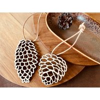 Tannenzapfen 2Er Set Aus Holz | Christbaumanhänger Weihnachtsbaumschmuck von DIEHOLZBOX