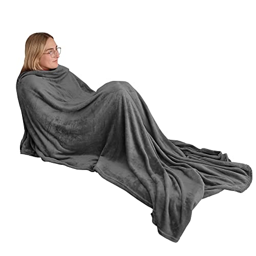 DILUMA Kuscheldecke 140x180 cm Uni Anthrazit - Couchdecke flauschig weich, waschbar, fusselfrei - Wohndecke für Couch, Sofa, Terrasse, Garten - Frei von Schadstoffen nach Oeko-Tex100 von DILUMA