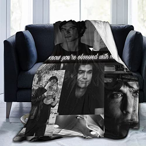 Gemütliche Damon Thow-Decke aus Plüsch, Salvatore, Flanelldecke, Bettwäsche, warmes Fleece, weiche Decke für Sofa, Couch, Wohnzimmer, Büro, Auto, Camp, Stranddecken, 127 x 102 cm Gemütliche Damon Thow-Decke aus Plüsch, Salvatore, Flanelldecke, Bettwäsche, warmes Fleece, weiche Decke für Sofa, Couch, Wohnzimmer, Büro, Auto, Camp, Stranddecken, 127 x 102 cm von DJNGN