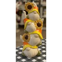 Handgefertigter Candy Corn Wichtel Aus Keramik von DJsCeramicsCrafts